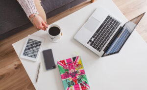 top-view-laptop-coffee-table-1