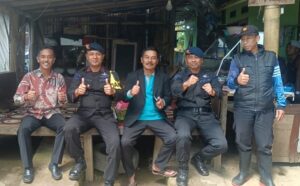 Kolaborasi Tiga Pilar: Desa Ciherang, Cipendawa, dan Brimob Sepakat Bangun Jembatan Raden Sindur